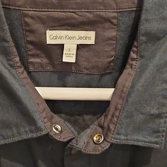 Men's Gradient Blue Shirt - Picture 2 of 3